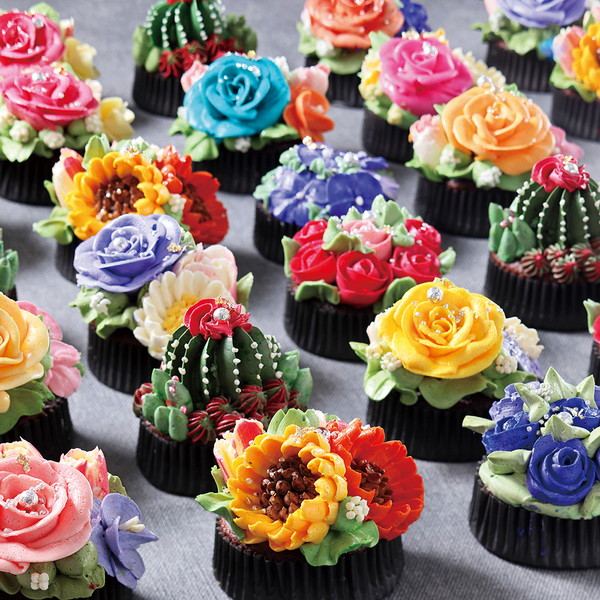 [ドルチェ・ディ・ロッカ　カリ-ノ] 絢爛　KENRAN　バタークリームフラワー　(1個入)　～ネットデパ地下