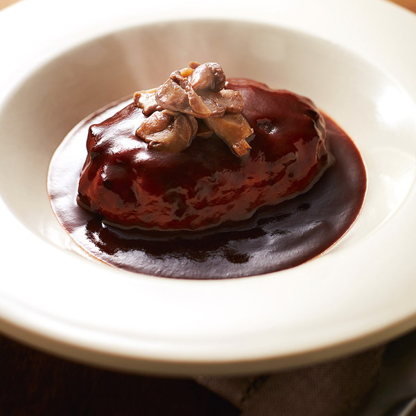 [RF1] ふっくらハンバーグデミグラスソースきのこ添え（1個）　～ネットデパ地下