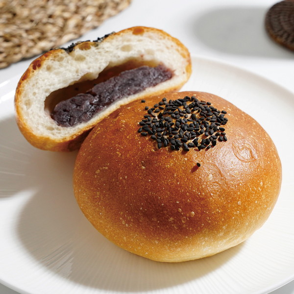 [ポンパドウル] フランスあんぱん　（1個）　～ネットデパ地下