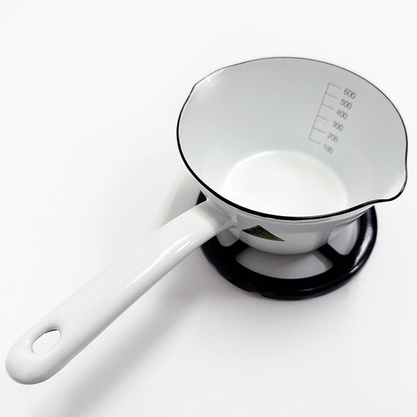 琺瑯製　ミルクパン＆五徳[理由ありお買得品]