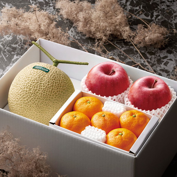 マスクメロンと静岡県産みかんと林檎