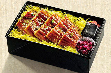 [料亭金鍋]鰻のセイロ蒸し