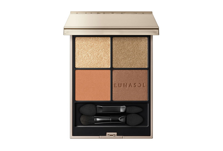 まぶたそのものが色づくようになじむアイシャドウ